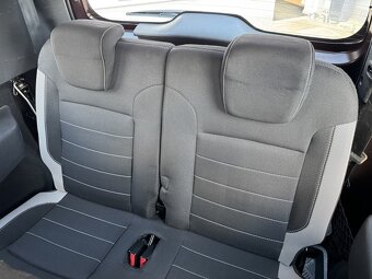 Dacia Lodgy 1.6i Stepway Navi Klima Tempomat Bluetooth 7Míst - 9
