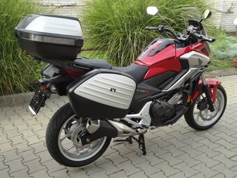HONDA NX750X - 9