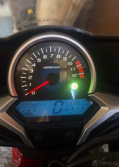 Honda cbr 250r - 9