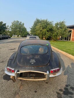 Jaguar E-Type xke 4.2 Coupe Manual - 9