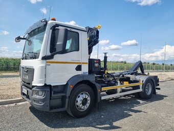 NOVÝ NEJETÝ MAN TGM 18.290 RUKA HIAB A NOSIČ KONTEJNERU 10T - 9