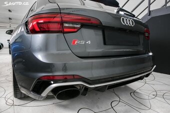 Audi RS4 Avant - 9