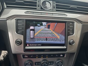 Volkswagen Passat 2.0 TDi 140kW 4motion DSG Alltrack - 9