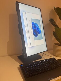 KOMPLETNÍ PC SESTAVA + grafický monitor - 9