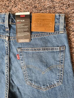 Levi Strauss - 9
