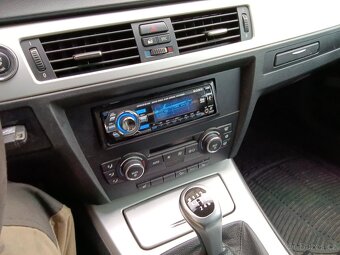 BMW 320 D. R.2009 X Drive - 9