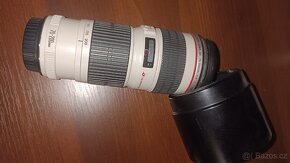 Fotoaparát s příslušenstvím - 9