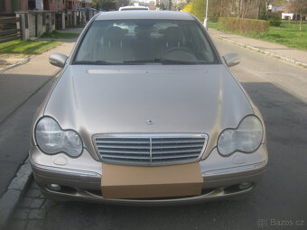 Prodám osobní auto Mercedes-Benz C 270 CDI r.v. 2001. - 9