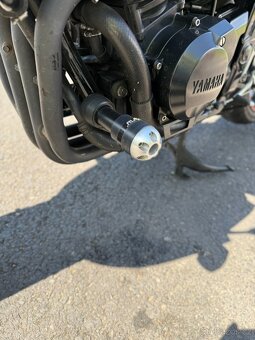 Yamaha FZS 600 Fazer - 9