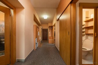 Prodej bytu 3+1 s garáží a parkovacím stáním ve dvoře - 9