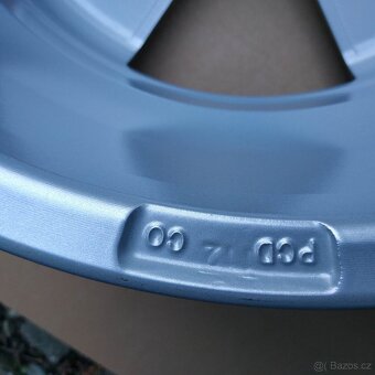 Prodám sadu 5ks nové ALU DEZENT 6.5Jx16 et46 5x112 Octavia 3 - 9