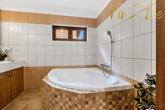 Prodej krásného domu 3+1 - 102 m2, se zahradou 628 m2, Tehov - 9