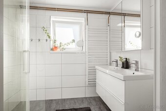 Prodej rodinného domu 6+kk s autodílnou – Šimanov, 9 km od J - 9