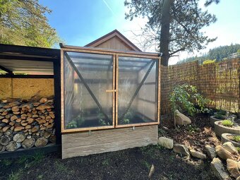 Zahrada s domkem - 9