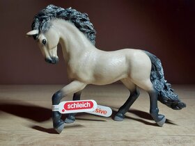 SCHLEICH SBĚRATELSKĒ FIGURKY 99 - 9
