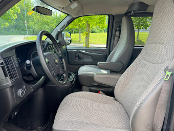 Chevrolet Express 4x4, rok 2013, 5.3 V8, 8 míst, 1.majitel - 9