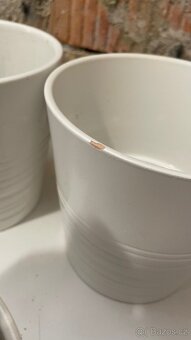 Bílé obaly na květináče Ikea - 9