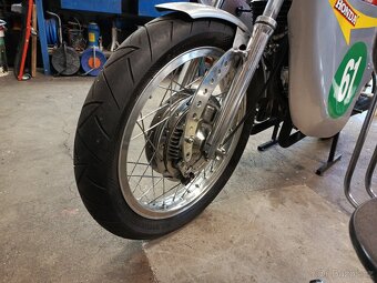 Honda CB 250k - 9