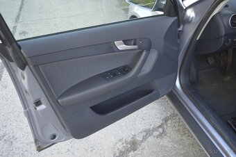 Audi A3 sportback 1,6 85kw benzin ,webasto - 9