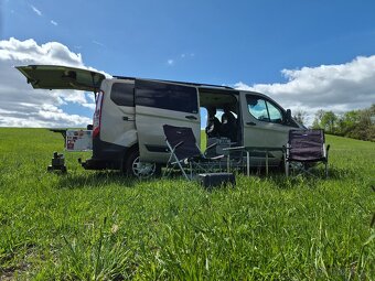 Ford Tourneo custom - 9
