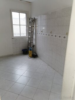 Rodinný dům pro 3 rodiny - 9
