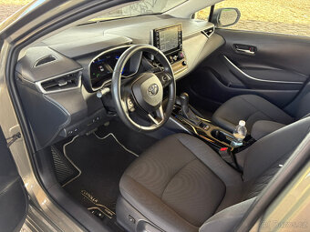Toyota Corolla Sedan 1.8 Hybrid, TOP stav - 9