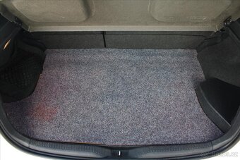 Toyota Auris 1.8i HYBRID AUTOMAT ČR (2012) - 9