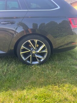 Škoda superb III combi 2.0 tdi 140 kw dsg - 9