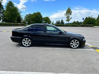 BMW 528i sedan předfaclift - 9