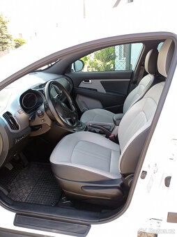 Kia Sportage 1.7CRDI 85kW, Navi, xenony, kůže - 9