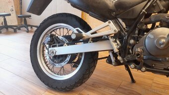 Suzuki DR 650 RSE - 9