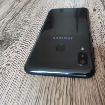 Samsung Galaxy A20e-5.8"HD+/3GB/32GB/NFC/Dual SIM+SD trislo - 9
