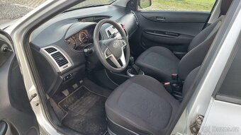 i20 1,3i 57kw, r.v. 12/2012, nová stk+em, moc hezké auto - 9