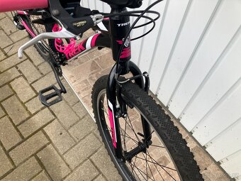 DÍVČÍ KOLO TREK 24 - 9