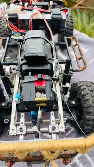 Prodám RC auta + spoustu náhradních dílů a doplňků - 9