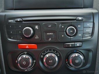 Citroën C4 1.4 i ,  70 kW benzín, 2011 - 9