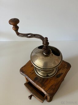 mlýnek starý mlýnek na kávu kafe mlýnek - 9