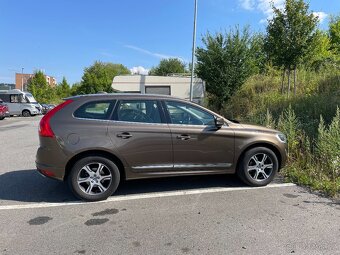 Prodám Volvo XC60 D4 AWD + zimní pneu+nosiče - 9