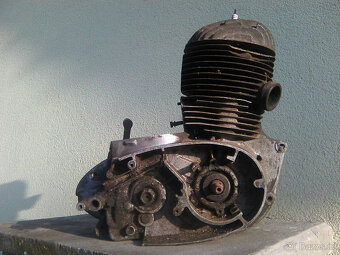 Jawa 250/350 Kývačka ND-p.a z.vidlice,podsedlov.plechy,motor - 9
