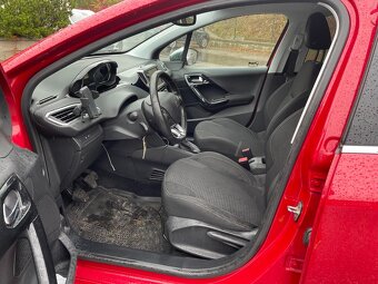 Prodám Peugeot 208 1,2 benzín 81kW, rok 2015, STK 6/2027 - 9