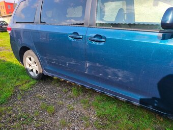 2011 Toyota Sienna LE, 8 místné, automat - 9