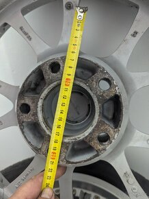 ALU AEZ 17", rozteč 5x120 . Zimní 215/60/17 C - 9