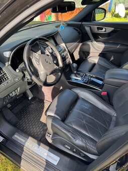 Infiniti fx30d - 9