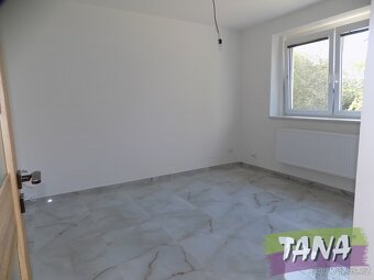Prodej rodinného domu o dispozici 3+1 po kompletní vnitřní r - 9