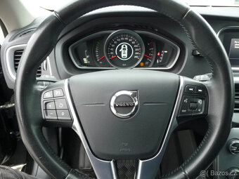 AKCE Volvo V40 D3 150k.s Momentum Automat po 1.majiteli - 9