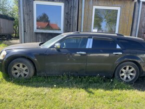 Dodge magnum černá barva - 9
