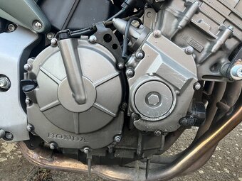 Honda CB600F Hornet - 9