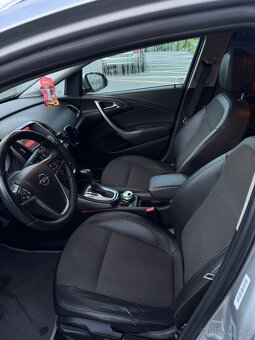 Opel Astra J Sport Tourer - 9