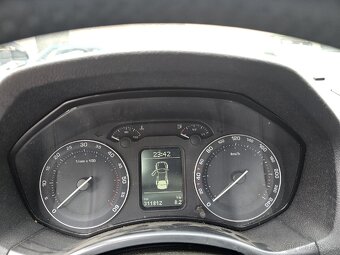 Škoda Octavia II 2.0TDI - VADA MOTORU - 9