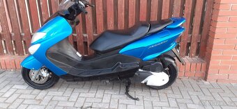 Yamaha majesty 125 - 9